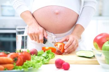 Pregnant woman eating healthily