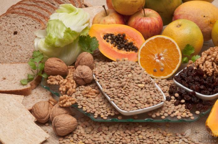 Women who eat more high-fiber foods during young adulthood may have lower breast cancer risk