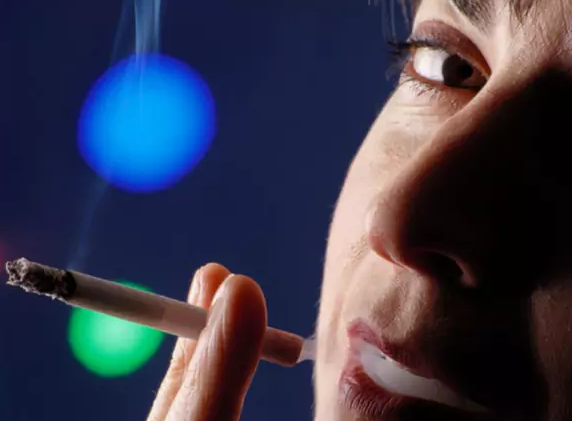 Women Smokers Will Appear The Phenomenon Of Brain Hemorrhage
